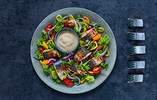 마늘 풍미를 더한 사바 데리야키 샐러드