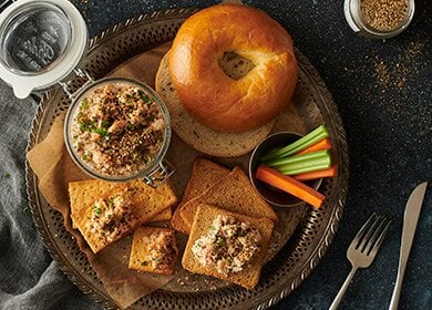 파슬리 & 참께 후추 노르웨이 연어 두부 딥